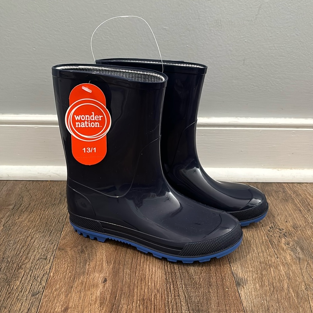 NWT Wonder nation boy’s rain boots.